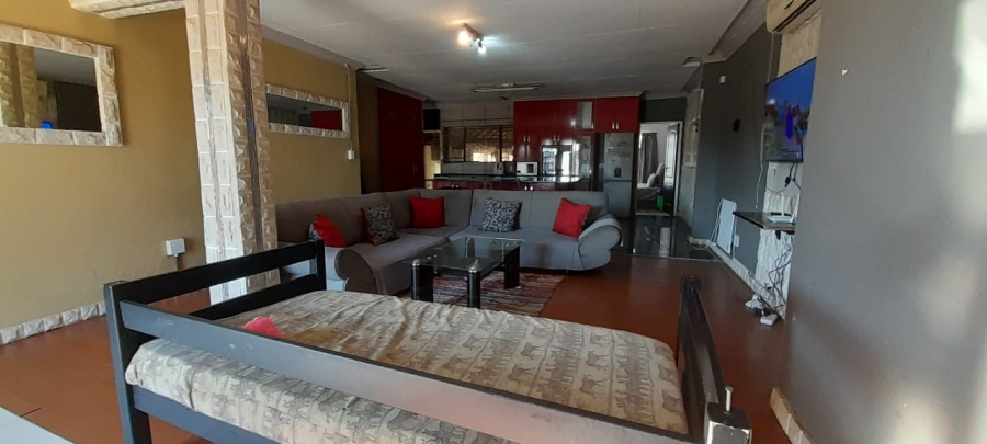 5 Bedroom Property for Sale in La Hoff North West